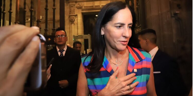 Lía Limón destacó: “Aunque por el momento no se tomaron acuerdos, la postura de las autoridades fue de escuchar y de compromiso de convocar a más reuniones de cabildo para continuar estos acercamientos con los titulares de las 16 demarcaciones”.