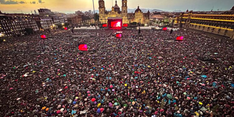 La jefa de Gobierno de la Ciudad de México Claudia Sheinbaum dio a conocer que el concierto de la agrupación musical “Los Fabulosos Cadillacs” efectuado en el Zócalo capitalino dejó una derrama económica de aproximadamente 980 millones de pesos.