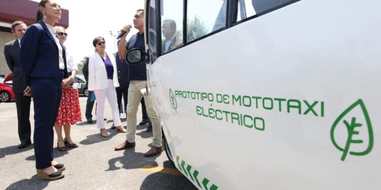 Claudia Sheinbaum reiteró que sólo va a solicitar licencia a la Jefatura de Gobierno de la Ciudad de México si es que gana la encuesta y se convierte en la candidata presidencial de su partido, Morena.