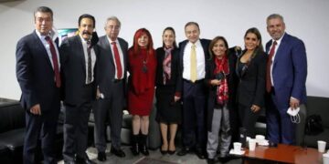 Cómo el viejo PRI, cargada de gobernadores con Sheinbaum