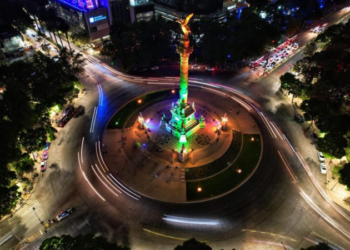 Alumbra GCDMX monumentos históricos con colores del Mundial 2026