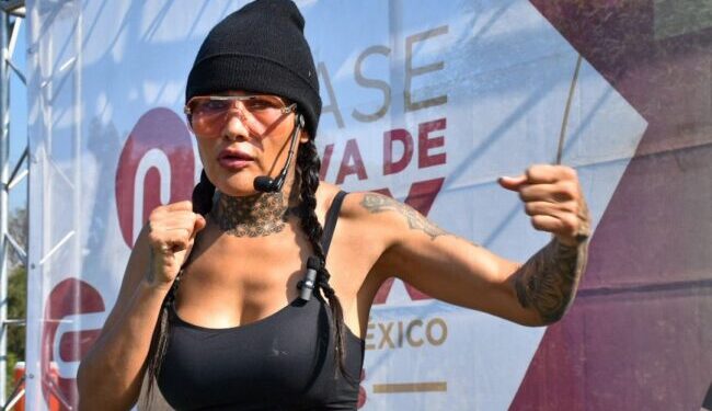 Entrena  Mariana ‘Barby’ Juárez en la Alcaldía Coyoacán