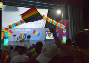 Realizan la primera marcha LGBTIQ+ en el Reclusorio Varonil  Oriente