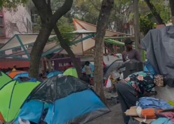 Exigen vecinos de la colonia Juárez a Segob agilizar trámites de migrantes