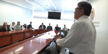 Urge en México contar con jóvenes talentosos y con compromiso social, consideró Ricardo Monreal