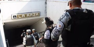 ¿Quién se hubiera imaginado hace 35 años cuando Martí Batres andaba de grillo y porro en la UNAM, que algún día se convertiría en jefe de Gobierno de la Ciudad de México y que además desde ese cargo sería promotor, impulsor y defensor de la militarización en la capital?