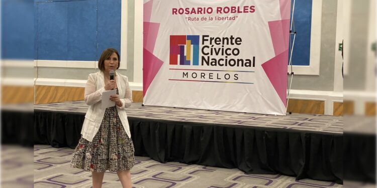 Desde hace unos días, en los círculos políticos se preguntan qué trama la ex jefa de Gobierno del Distrito Federal, Rosario Robles, con eso de que inició su “Ruta de la Gratitud” para recorrer todo el país y agradecer a quienes escucharon a su hija Mariana Moguel cuando buscó su solidaridad en los días que estuvo en prisión.