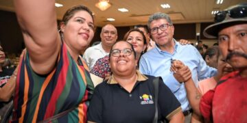 El aspirante a la Coordinación de los comités de la Defensa de la Cuarta Transformación, Ricardo Monreal, afirmó que es indispensable incrementar el presupuesto en educación y generar más oportunidades para evitar que más jóvenes y niños caigan en manos del crimen organizado.