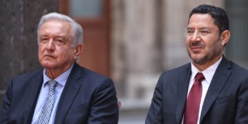 El jefe de Gobierno Martí Batres aseguró que mediante la federalización del sistema de salud a través del IMSS-Bienestar, los trabajadores de ese sector en la Ciudad de México tendrán estabilidad laboral y mejores ingresos.