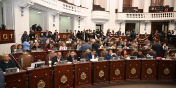 Es probable que el Congreso de la Ciudad de México haya sido más productivo en el Periodo Extraordinario celebrado el viernes pasado, que en todo el Periodo Ordinario anterior, debido a que los diputados discutieron y aprobaron prácticamente por unanimidad 52 dictámenes