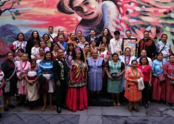 Martí Batres, jefe de Gobierno encabezó la presentación de la IX Fiesta de las Culturas Indígenas, Pueblos y Barrios Originarios de la Ciudad de México 2023 e invitó a los paseantes nacionales y extranjeros a conocer y a consumir las artesanías, gastronomía y otras actividades artísticas y culturales que se exhibirán en esta celebración. 