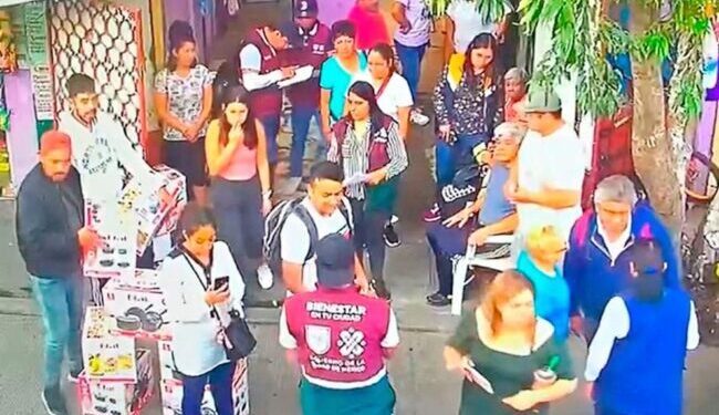 Reparten sartenes en CDMX a nombre  de Sheinbaum y Batres la deslinda