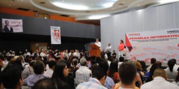 Llama Ricardo Monreal a militantes de Morena a profundizar relación con la gente