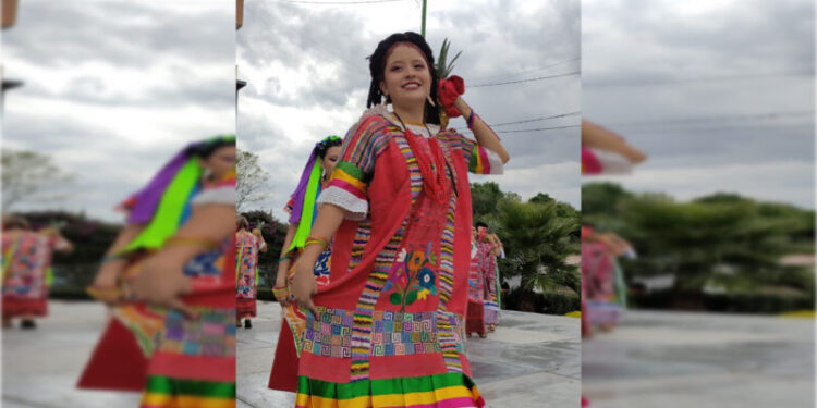 Presenta Alcaldía Azcapotzalco desfile de trajes regionales de Oaxaca