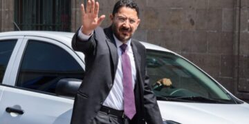 «No es necesario estas protestas”; dice Batres a médicos