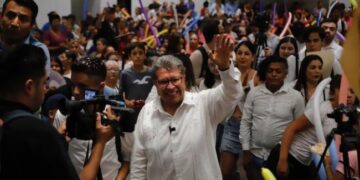 Fundamental, encontrar formas innovadoras para conservar y utilizar el agua en el país: Ricardo Monreal