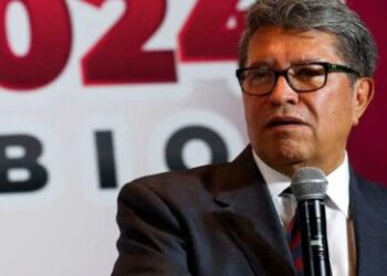 ‘Ni me bajo, ni me rajo’; Monreal reitera sus aspiraciones a la presidencial