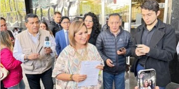 Acude Xóchitl Gálvez a FGR tras señalamientos de AMLO