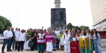 Devela Batres a la Joven de Amajac en Paseo de la Reforma