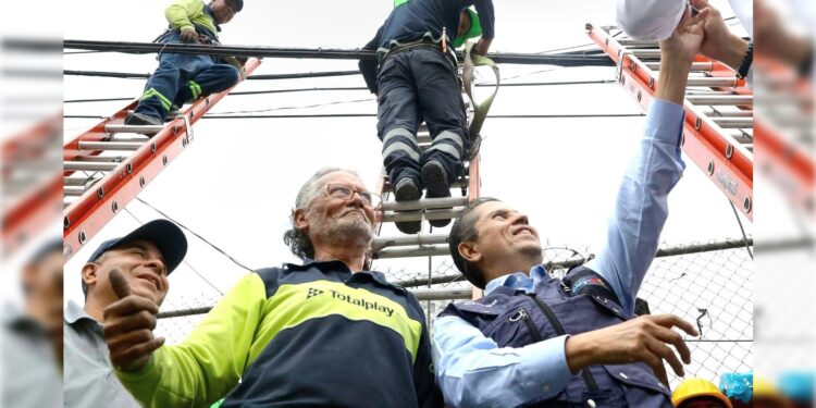 En esta ocasión las brigadas de trabajo de las empresas responsables acudieron al pueblo de La Candelaria. Se trabaja en coordinación con empresas de telecomunicaciones.