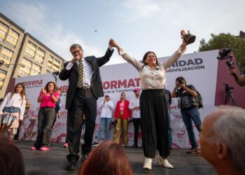 Monreal pasó la primera y muy compleja aduana la pasó muy bien, esa que deben aprobar todos los políticos que pretendan gobernar la Ciudad de México: salir airosos de la Plaza de Las Tres Culturas. FOTO: X Ricardo Monreal