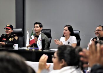 La alcaldesa Lía Limón encabezó este viernes la acción “Alcalde por un Día”, con jóvenes de diferentes demarcaciones de la Ciudad de México, esto en el marco del Festival de Juventudes Aliadas que culmina el próximo 31 de agosto.