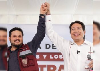 Como no queriendo la cosa, el presidente nacional de Morena, Mario Delgado, anda sondeando cómo lo recibe la gente en la Ciudad de México, y por eso se sacó de la chistera eso de que el partido entregue al menos un millón de credenciales para quien lo solicite.