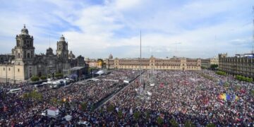 Las prácticas de asistencialismo social no no contribuyen a una solución real y sostenida de los problemas, pues su objetivo es electorero, al más puro estilo priísta. FOTO: Gobierno de México