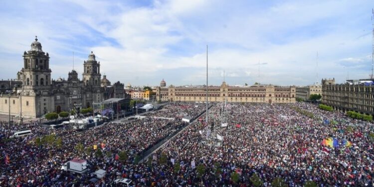 Las prácticas de asistencialismo social no no contribuyen a una solución real y sostenida de los problemas, pues su objetivo es electorero, al más puro estilo priísta. FOTO: Gobierno de México
