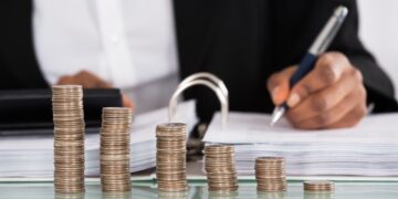 Ocurrieron dos hechos atípicos en la historia reciente de la CDMX: se rezagó su crecimiento económico (3%) respecto del nacional y la consecuencia: los chilangos perdieron, en promedio el 7% de sus ingresos, si se comparan estadísticas oficiales de 2022 versus 2018.