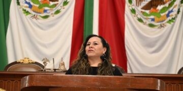 Mayoría calificada para reformas a la constitución, en pleno y comisiones, propone Mónica Fernández