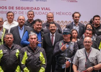 El Jefe de Gobierno, Martí Batres, anunció modificaciones al Reglamento de Tránsito de la CDMX para hacer más drásticas las medidas de control para los motociclistas, a fin de reducir accidentes mortales en que estén involucrados estos vehículos. FOTO: GCDMX