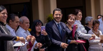 El jefe de Gobierno de la Ciudad de México, Martí Batres dijo que no van a negociar con los comerciantes de Tláhuac, afectados por el desplome de la Línea 12 del Metro, luego del cierre de Periférico Oriente casi esquina con avenida Tláhuac