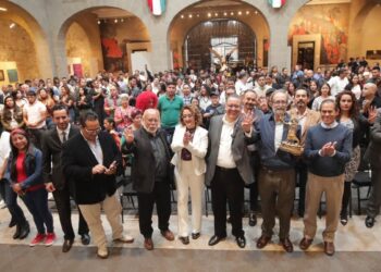 El senador de Morena Gabriel García presentó su proyecto “Sentimientos de Iztapalapa”, conformado por cuatro ejes con propuestas para resolver la falta de agua, un nuevo modelo de economía social, vivir en condiciones de bienestar y retomar la esencia cultural en la Alcaldía Iztapalapa.