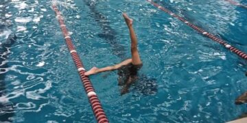 Inician clases de natación artística en Coyoacán