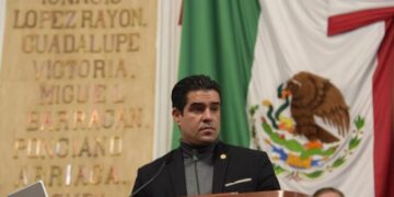 SEP debe vigilar que no se pidan útiles adicionales a las listas oficiales: Johnatan Colmenares