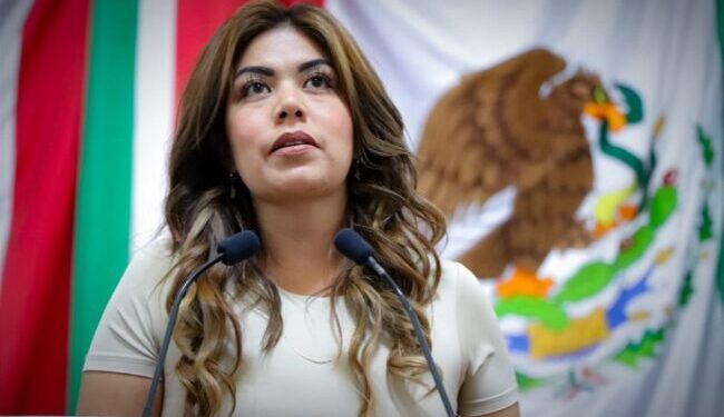 Ofrecen a ciudadanos tramitar amparos contra nuevos libros SEP