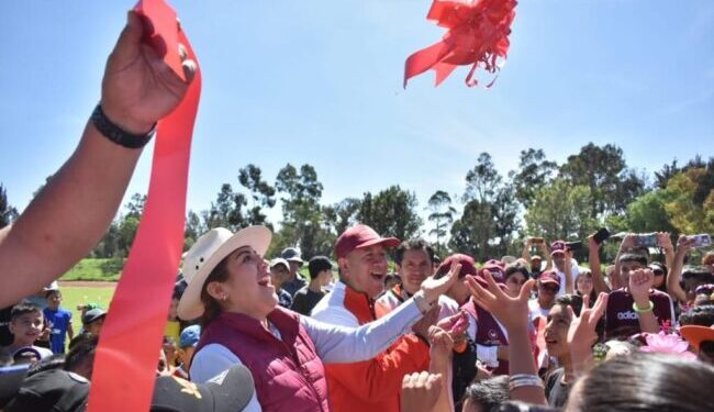 Tláhuac inaugura escuela de futbol para niñas niños y jóvenes