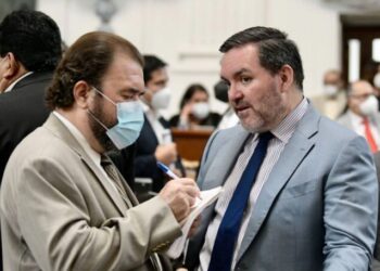 Oposición se opone a la distribución de libros de texto en CDMX