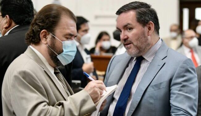 Oposición se opone a la distribución de libros de texto en CDMX