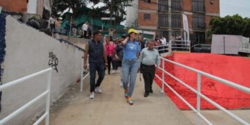 Supervisa Lía Limón labores de recuperación en parque de la colonia Ave Real