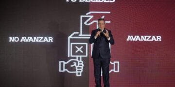 Truena Ebrard contra Morena por ‘acarreo’ de Sheinbaum