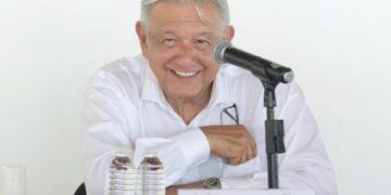 Niega AMLO acusación de Ebrard sobre apoyo del Gobierno a Sheinbaum