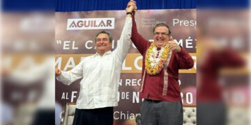 Apoya Pío López Obrador a Ebrard; denuncia acarreo e intervención   de funcionarios en proceso interno de Morena