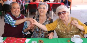 Conmemoran el Día del Adulto Mayor en Clínica de Geriatría CDMX