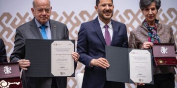 Entrega GCDMX las llaves de la Ciudad a senadores chilenos