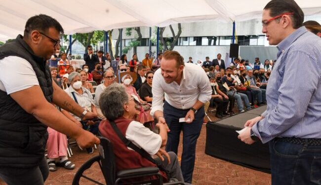 Entrega alcalde Santiago Taboada apoyos económicos a personas con discapacidad permanente y/o enfermedades crónico-degenerativa