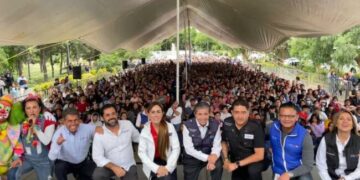 Entrega Alcaldía Coyoacán material escolar básico