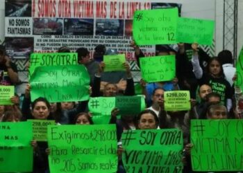 Comerciantes afectados por L12 se manifiestan frente a la Sedeco