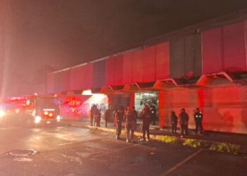 Mercado Álamos trabajará tras incendio controlado